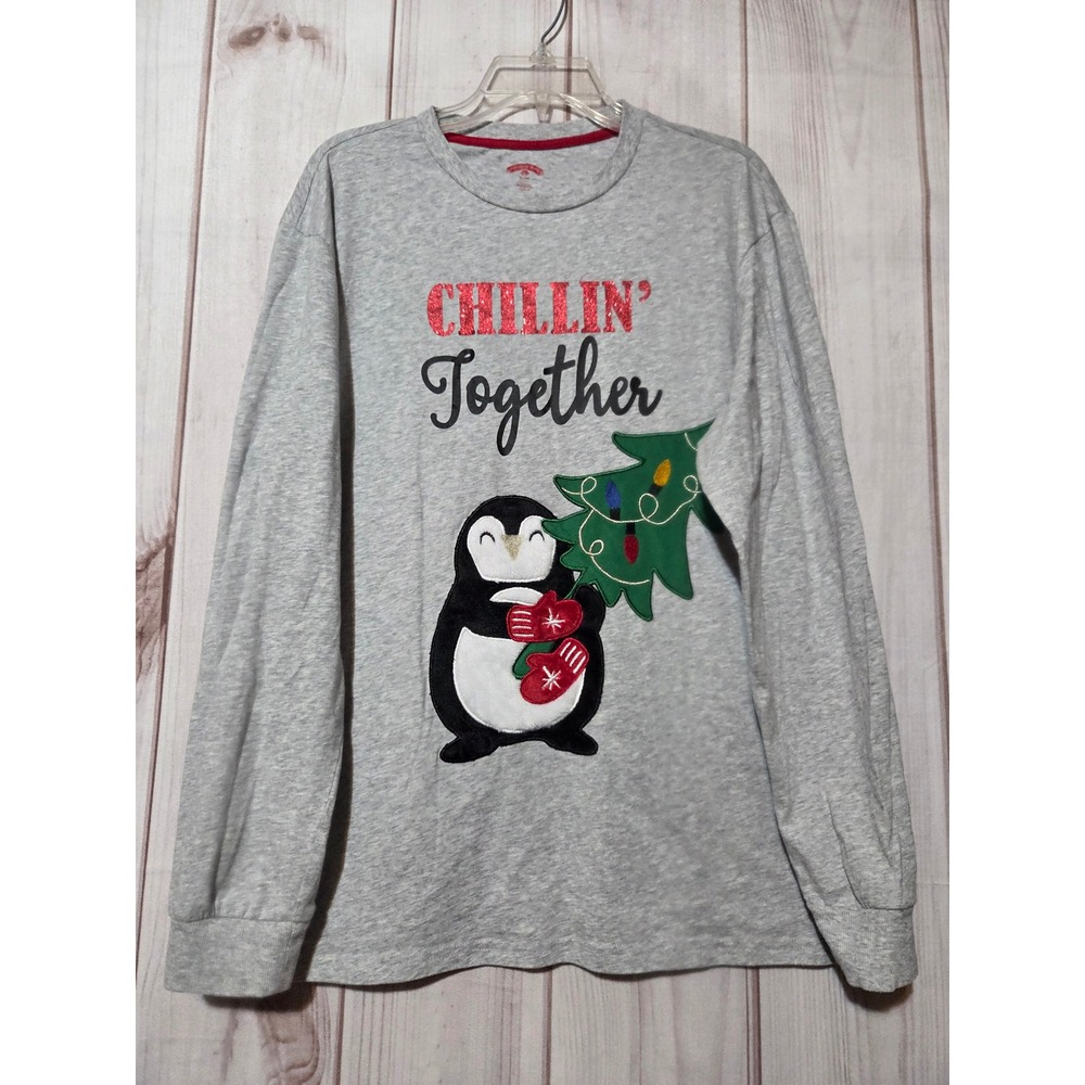 Holiday Time Gray Chillin Together Penguin Christmas Graphic Tee XL Winter